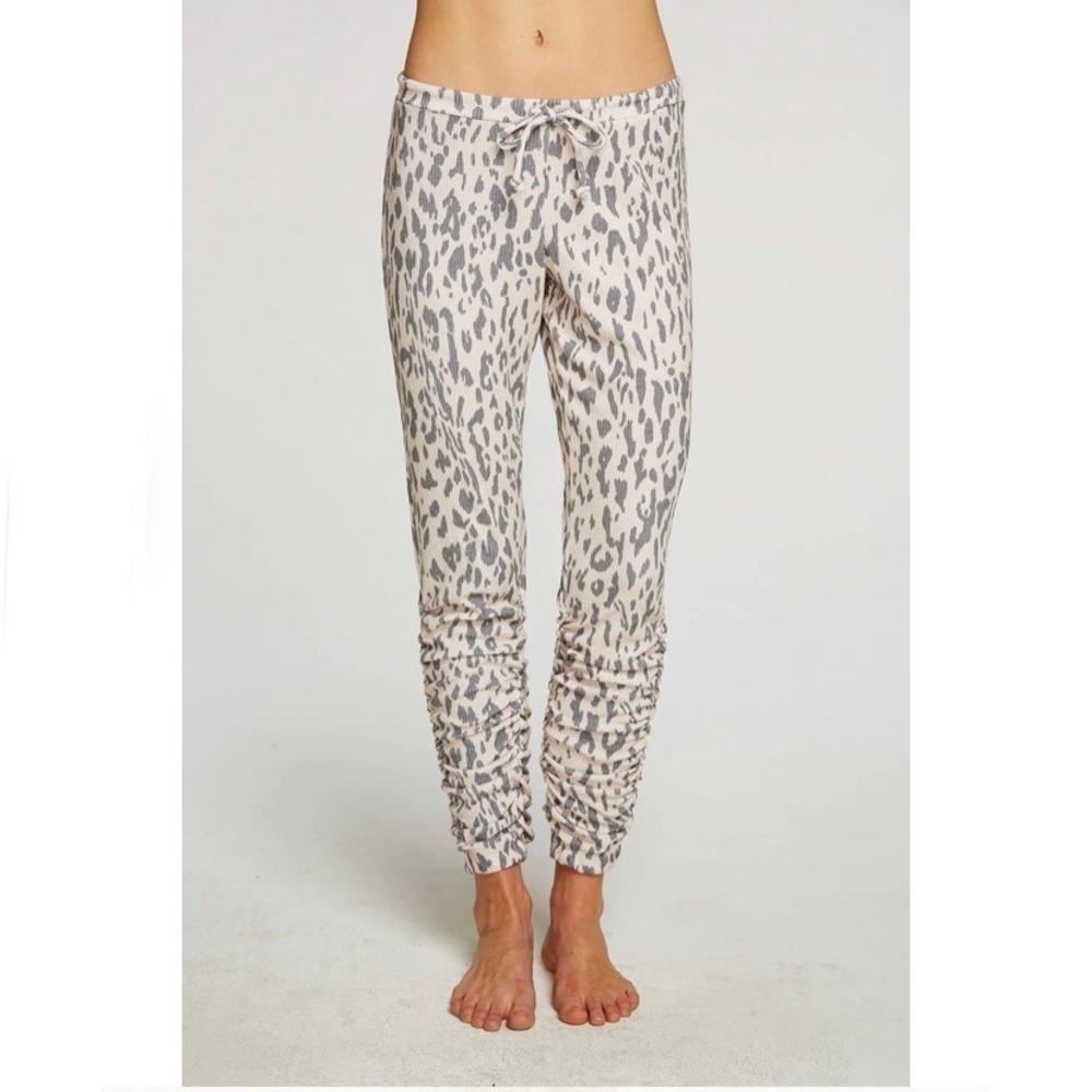 Chaser RPET LOVE RIB SHIRRED JOGGER Animal Print Medium
